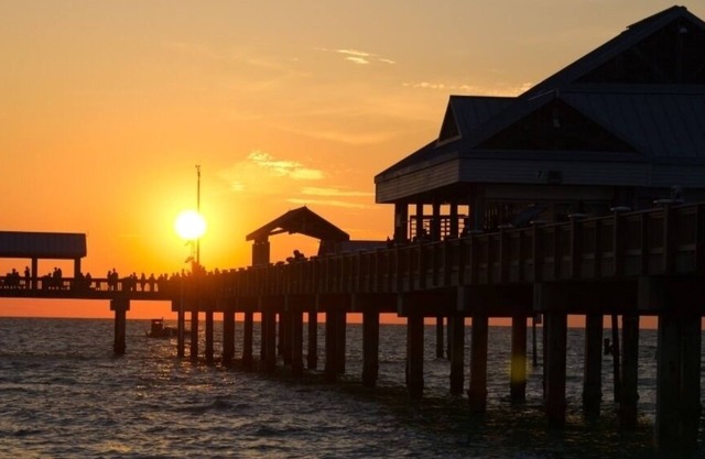 Active Waterfront Resort Lifestyle, a Snowbird’s dream ☀️🌴 🏖️ 90 day min rental