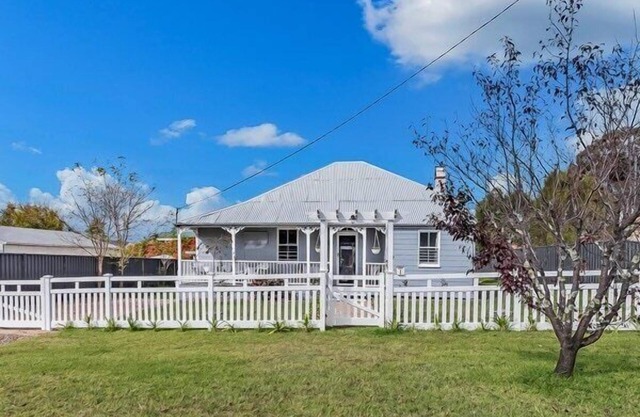 Addisons Stanthorpe with Hot Tub