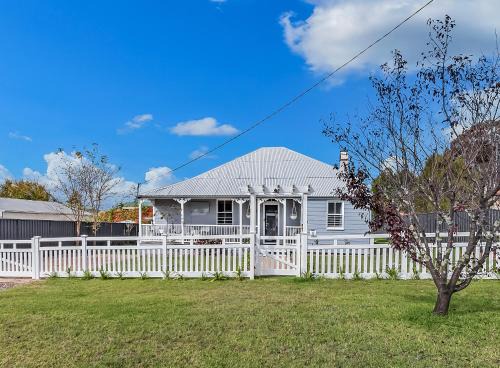 Addisons Stanthorpe with hot tub