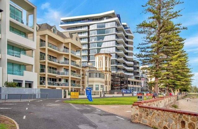 Adelaide's Seaside Location - Glenelg Beach: Seafield Apartment No. 3, First-floor