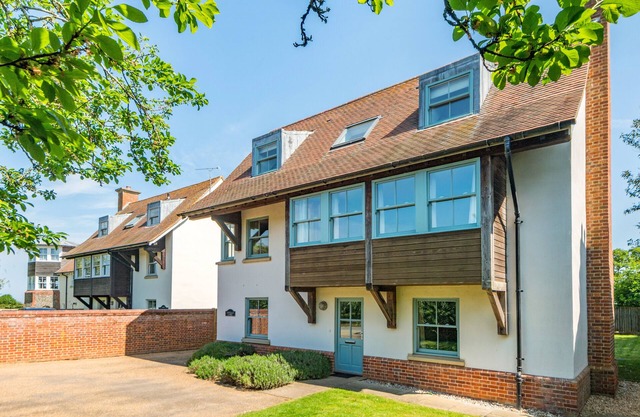 Admirals Lodge - Five Bedroom House, Sleeps 10