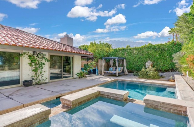 Adobe Villa: HUGE backyard w/Heated Pool & Spa