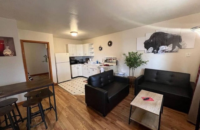 Adorable 1 Bedroom Cottage near Hot Springs!