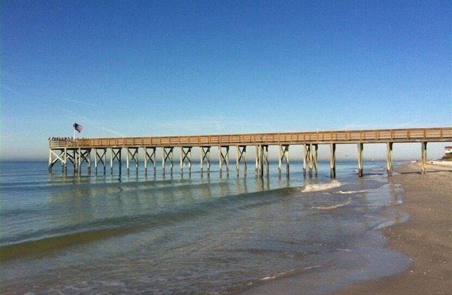 Adorable Studio with Gulf Views and Easy Access to the Beach!