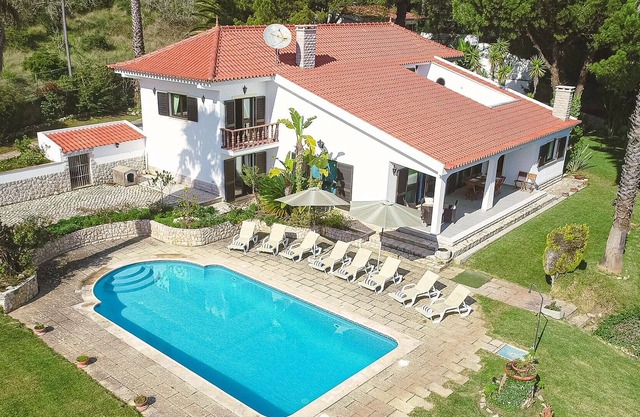 Adorable villa with heatable swimming pool and fantastic views