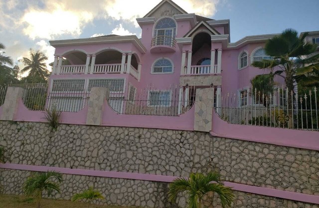 Affordable vacation room rentals in beautiful Jamaica.