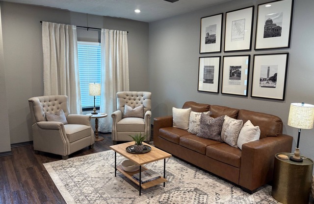 Aggieland Getaway: 2BR/2.5BA Condo Minutes From Iconic Kyle Field & TAMU Campus!