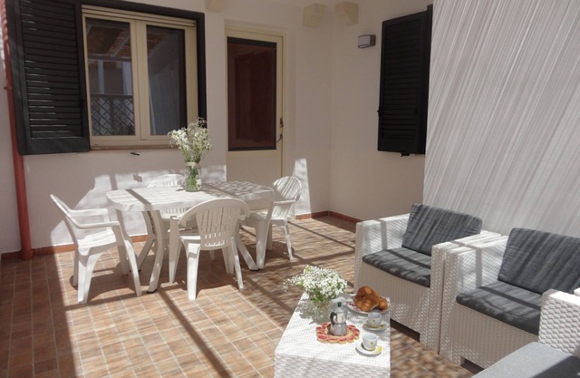 Air-Conditioned Apartment In Central Location Close to Beaches with Terrace