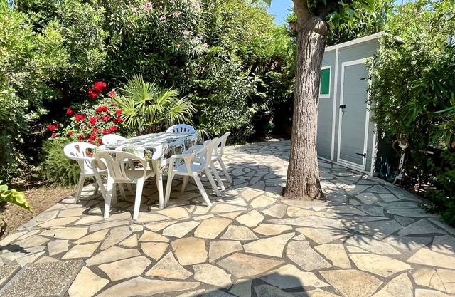Air-Conditioned 3-Room House with Terrace, 800m from the Sea in Argelès-sur-Mer