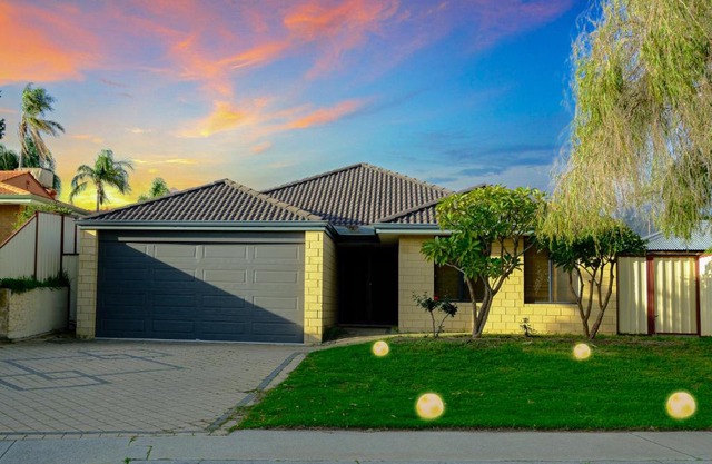 Airport 5BR Haven - Full Kitchen & Tranquil