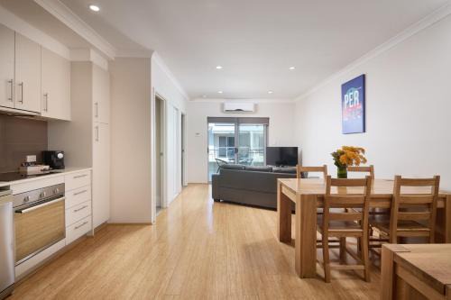 Airport Apartments by Vetroblu