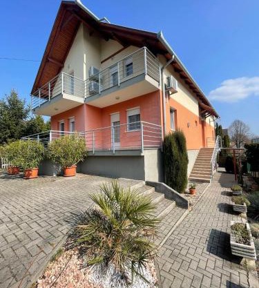 Akácfa B&B