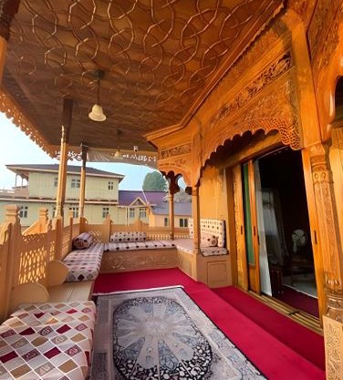 Al-Noor group of houseboats