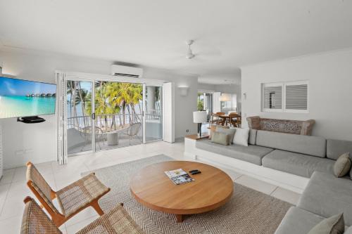 Alamanda Palm Cove by Lancemore