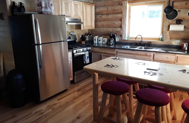 Alaskan Wooden Bear Cabins - Denali Cabin