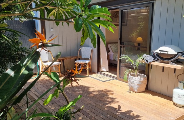 Alcorn Garden-Beautiful, dog friendly 2 mins walk to beach