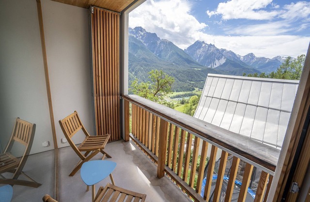 Allegra und Herzlich Willkommen in der Ferienwohnung Chasa Loft 3 in Sent