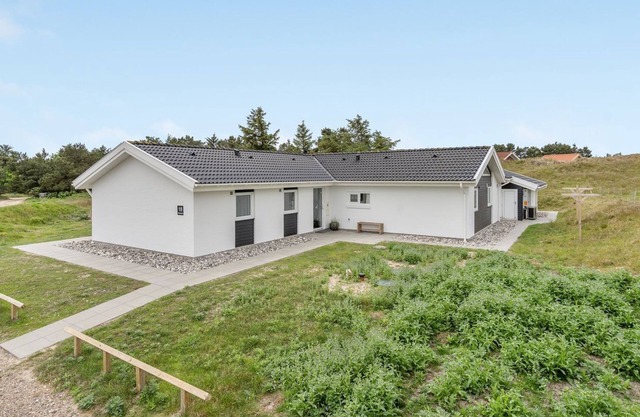 "Alli" - 800m from the sea by Interhome