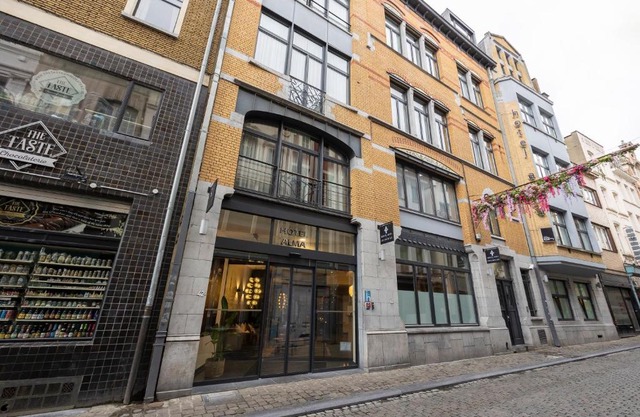 ALMA Grand Place Hotel