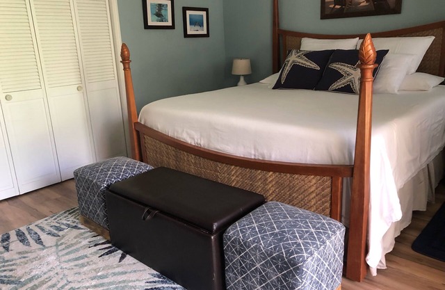 'Aloha!' Perfect Location, Near Beach, Sun Deck! Permit Number: 2210-CCH-0039