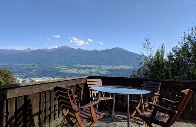 Alpendohle Apartments "albin Egger Lienz"