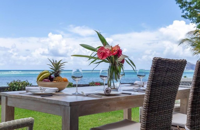 Amaranth III: 3 bedroom beachfront apartment with rooftop pool