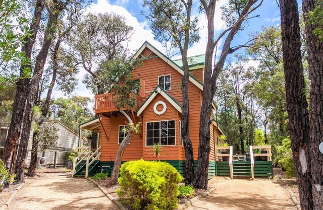 Amaroo 23 - Bring Your Pet.