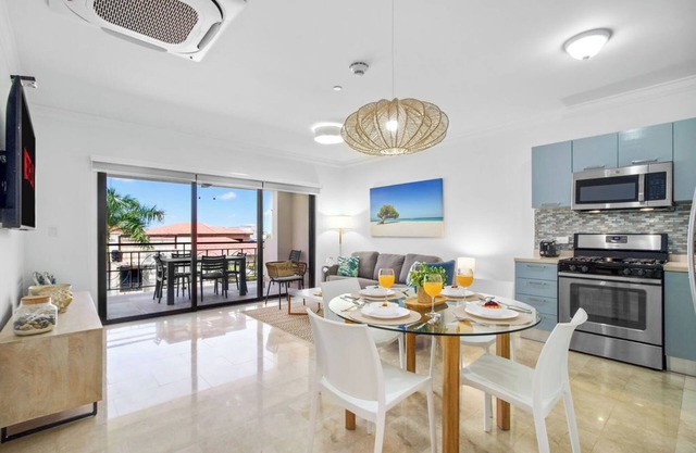 Amazing 1BR1BA Condo with Balcony @ Great Location