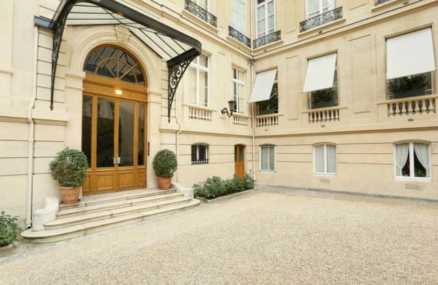 Amazing apartment in 7th mansion – great Eiffel view