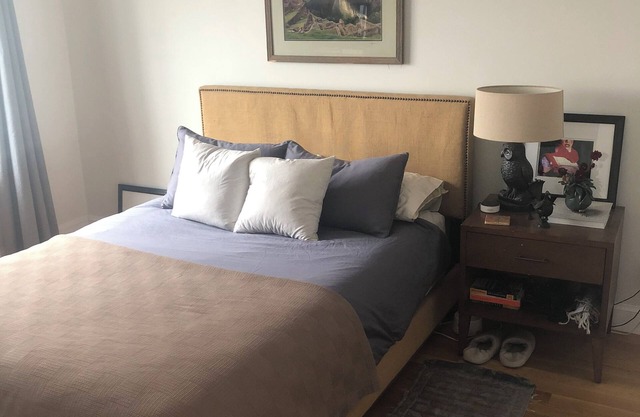 Amazing Apartment w Balcony. Quiet, full of light and Next to the Park!