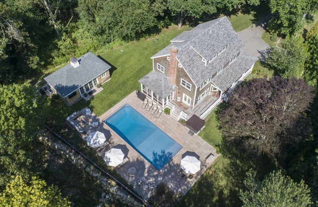 Amazing Beach House in the Woods with Pool and Hot Tub
