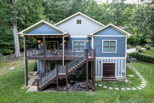 Amazing Cabin with Stunning Forest Sights in Chattanooga, Tennessee