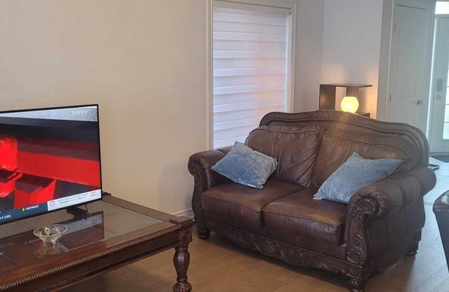 Amazing COMFY One bedroom in Paris in a pretty and quiet place very close to 403