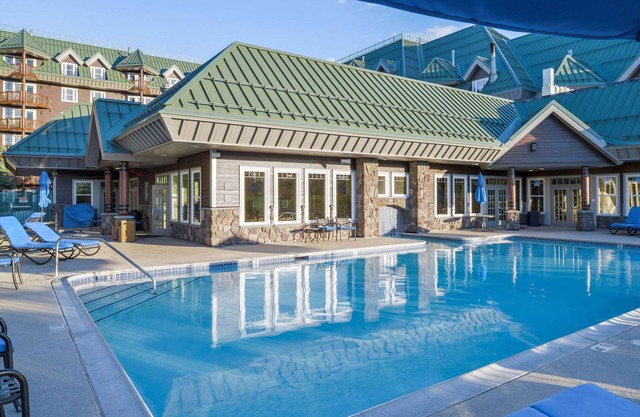 Amazing Deal! Studio in South Lake Tahoe with Indoor/Outdoor Pool