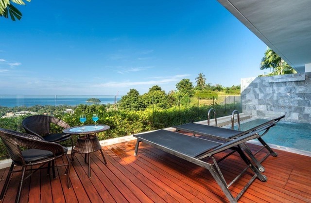 Amazing Entire Apartment with Breathtaking Seaview