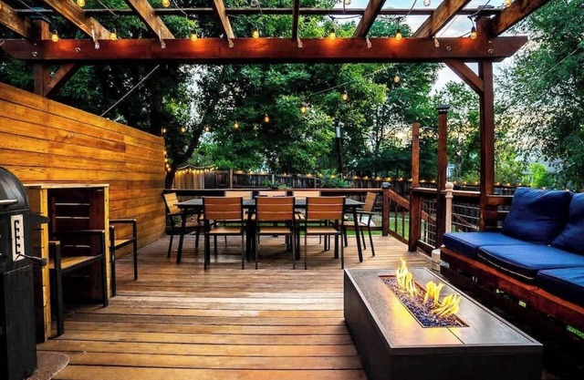 Amazing Fun Great for groups! House 10 Minutes from Downtown.