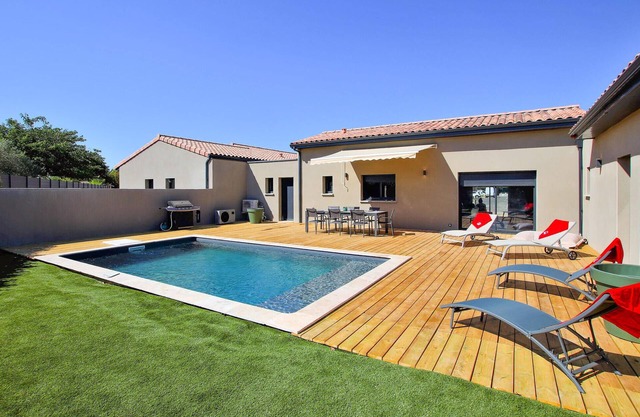 Amazing home in Cléon d' Andran