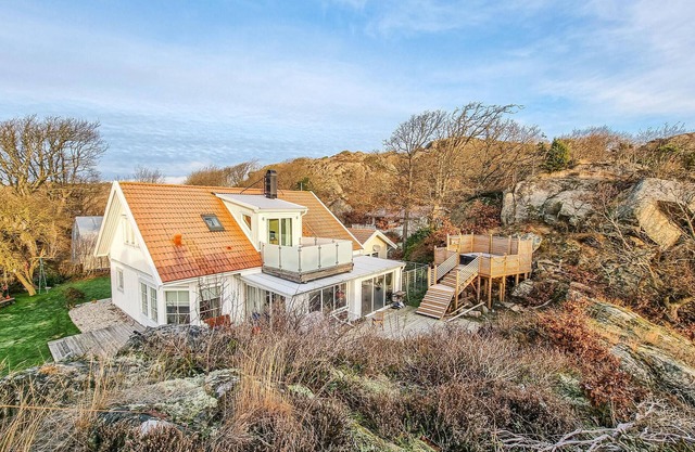 Amazing home in Rönnäng with sauna