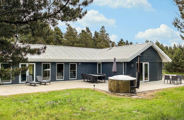 Amazing home in Rømø with kitchen