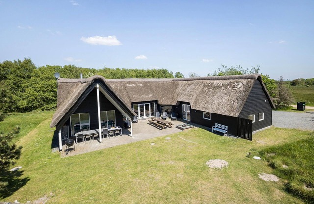 Amazing home in Rømø with sauna