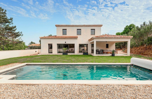Amazing home in Sablet