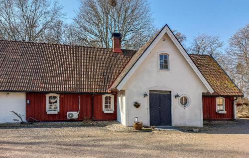 Amazing Home In Ubbalt With Sauna