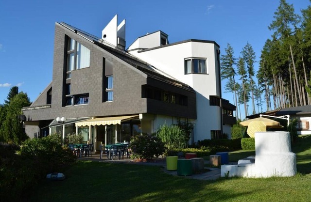 Amazing house/B&B with all amenities in a private area near the forest in Igls
