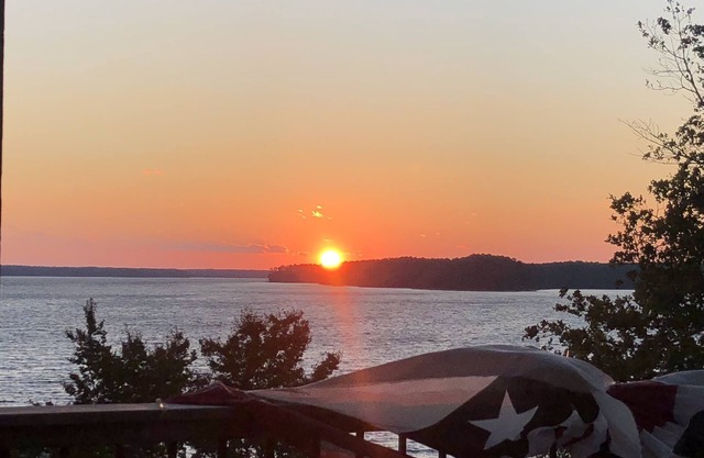 Amazing lake view and sunsets! Perfect for Masters hosting 2024!nn