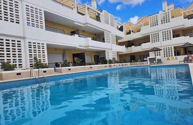 Amazing & Modern Apartment in Cabanas Beach with direct pool access (Sleeps 4)