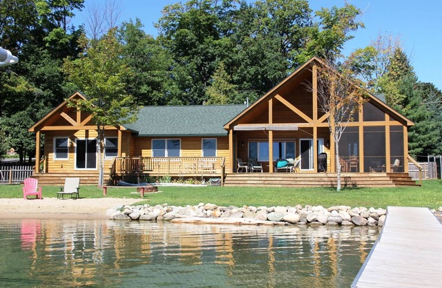 AMAZING North Elk Lake Getaway