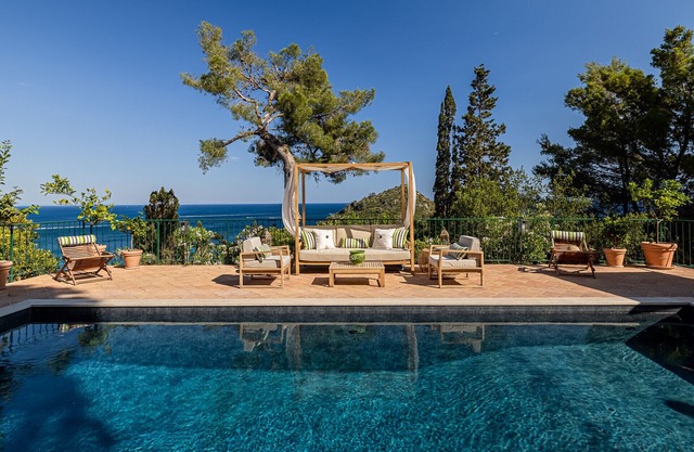 Amazing sea view, private pool, beautiful garden, AC in all rooms & free WIFI