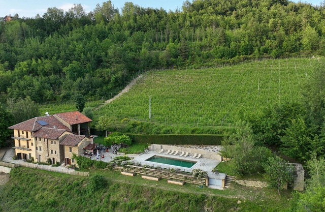 Amazing Villa in Piedmont, Italy, Views, Wine Country, Pool, Mountains, WiFi