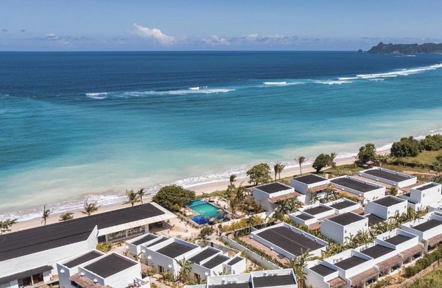 Amber Lombok Beach Resort