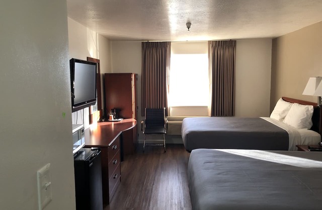 Ameri-Stay Inn & Suites